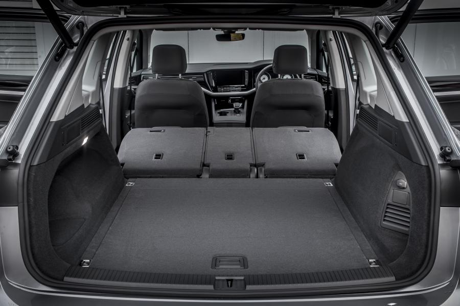 Багажник Volkswagen Touareg SE 2019 года  (UK) (фото 3 из 16)